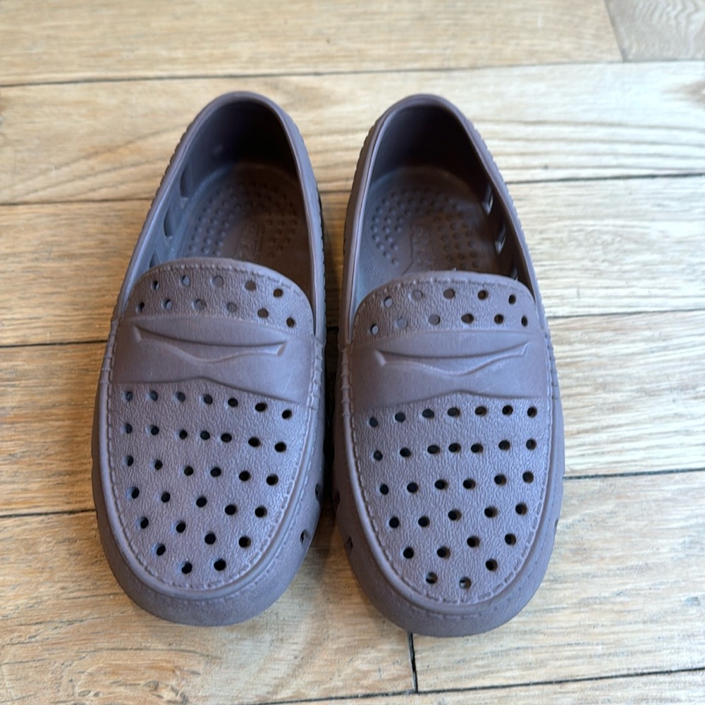 Brown toddler size 8 prodigy floafers in good used condition